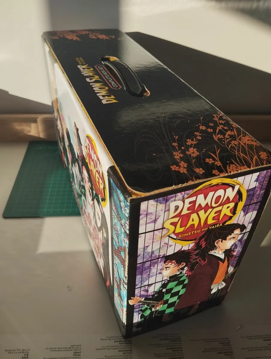 Demon Slayer Complete Box Set like new - Image 1