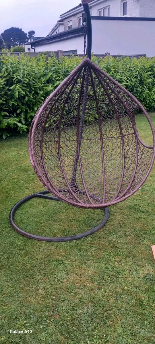 Swinging chair