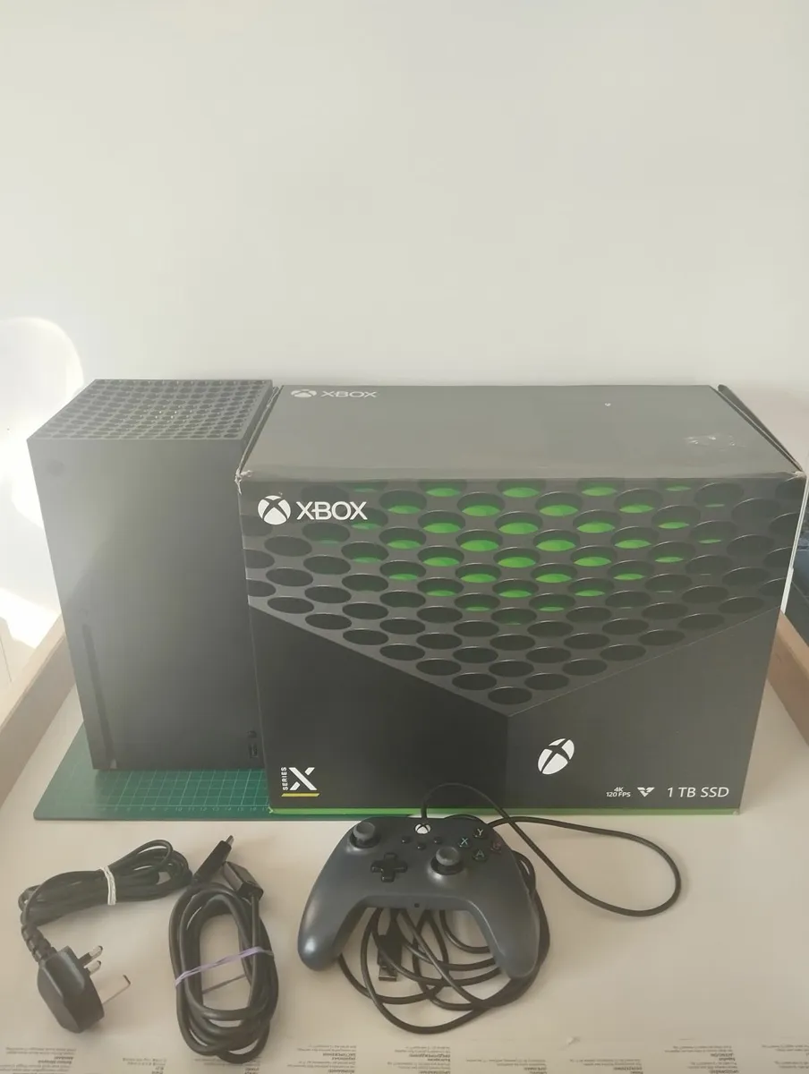 Xbox Series X - Image 1