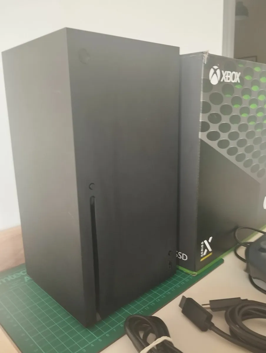 Xbox Series X - Image 4