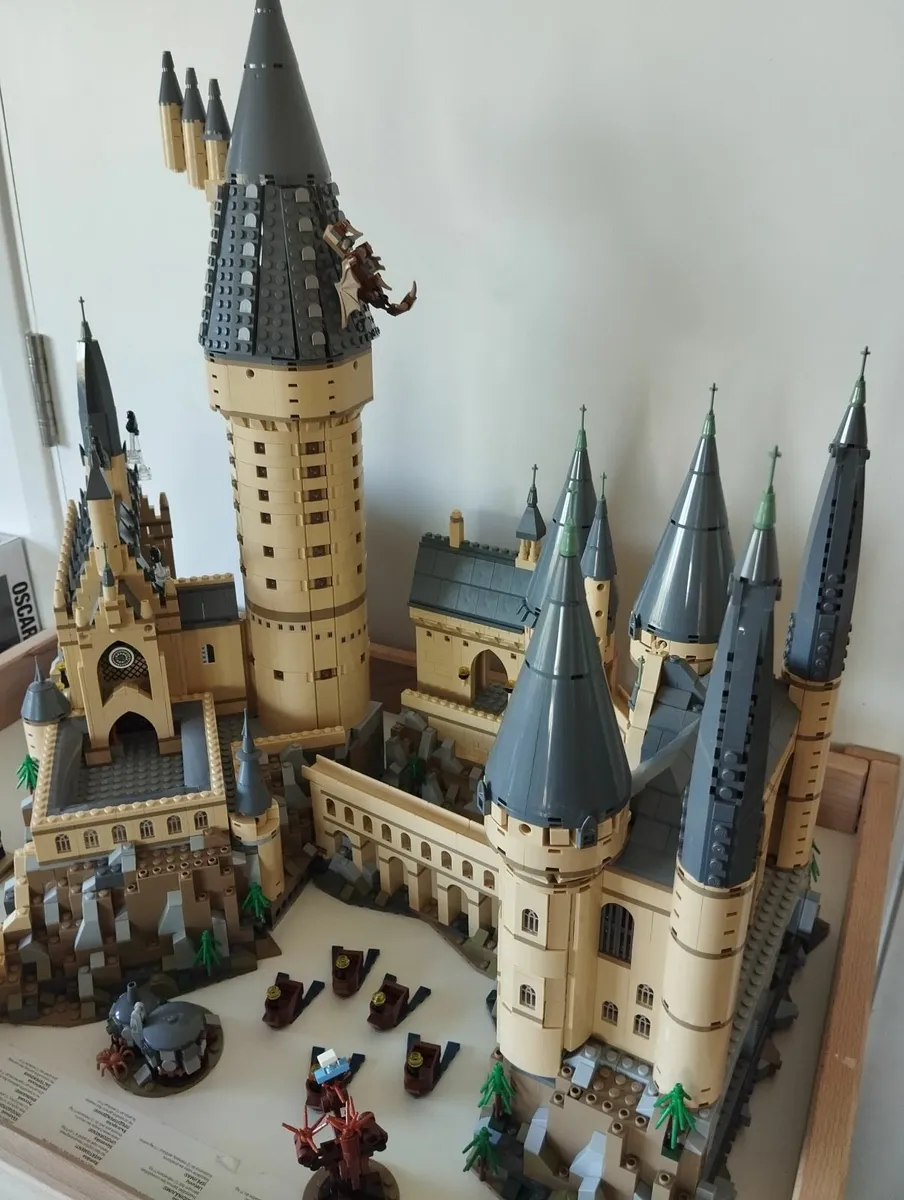 Complete LEGO Harry Potter Hogwarts Castle Set 710 - Image 3