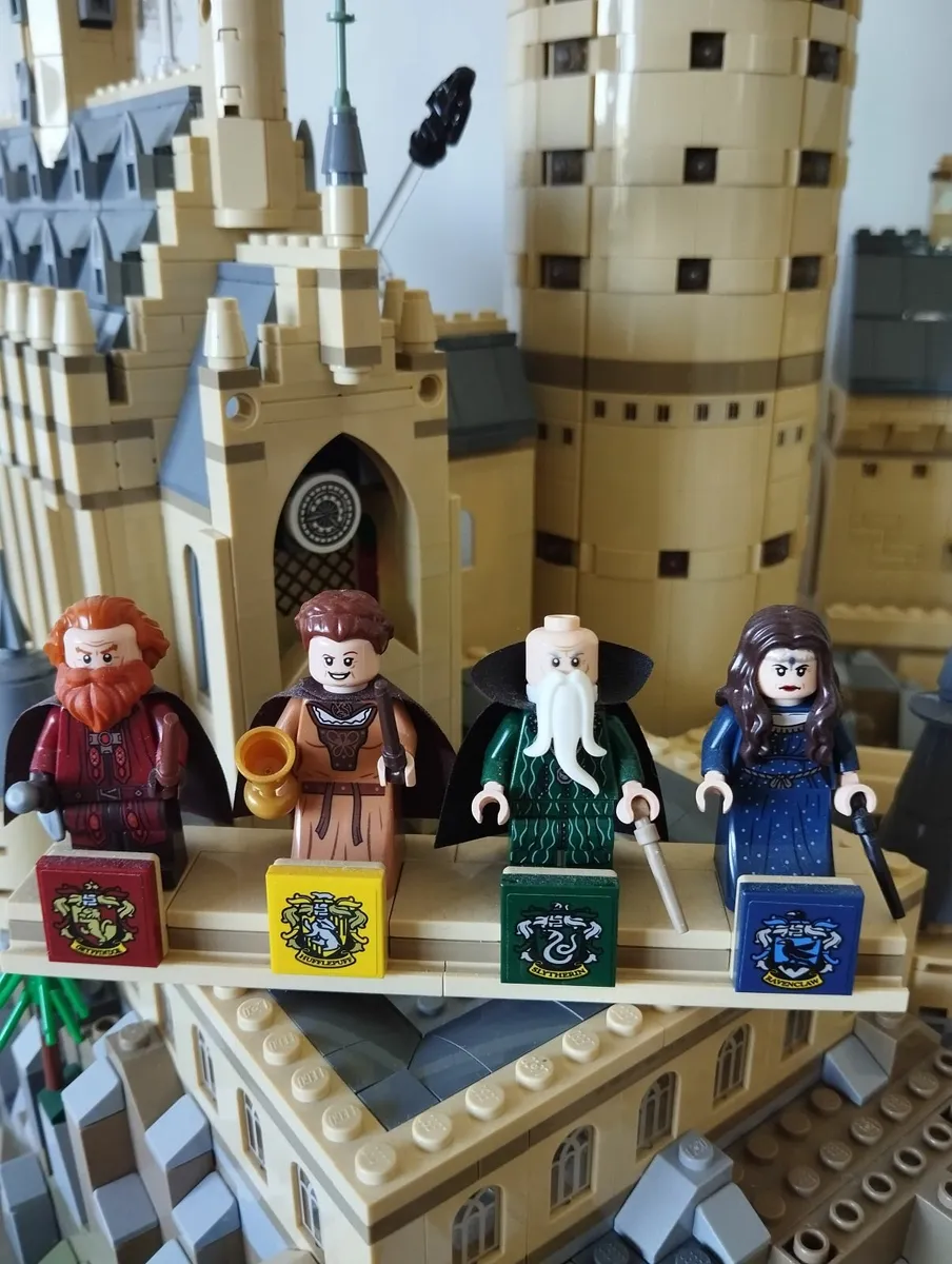 Complete LEGO Harry Potter Hogwarts Castle Set 710 - Image 4