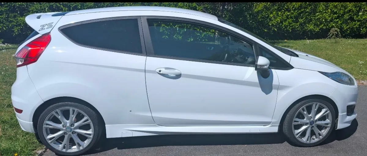 Ford Fiesta 2015 - Image 1
