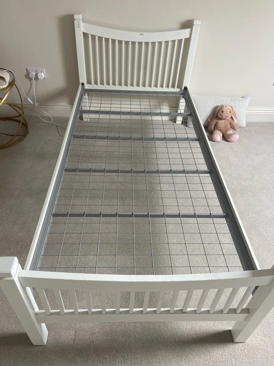 Single bed frame - Image 1