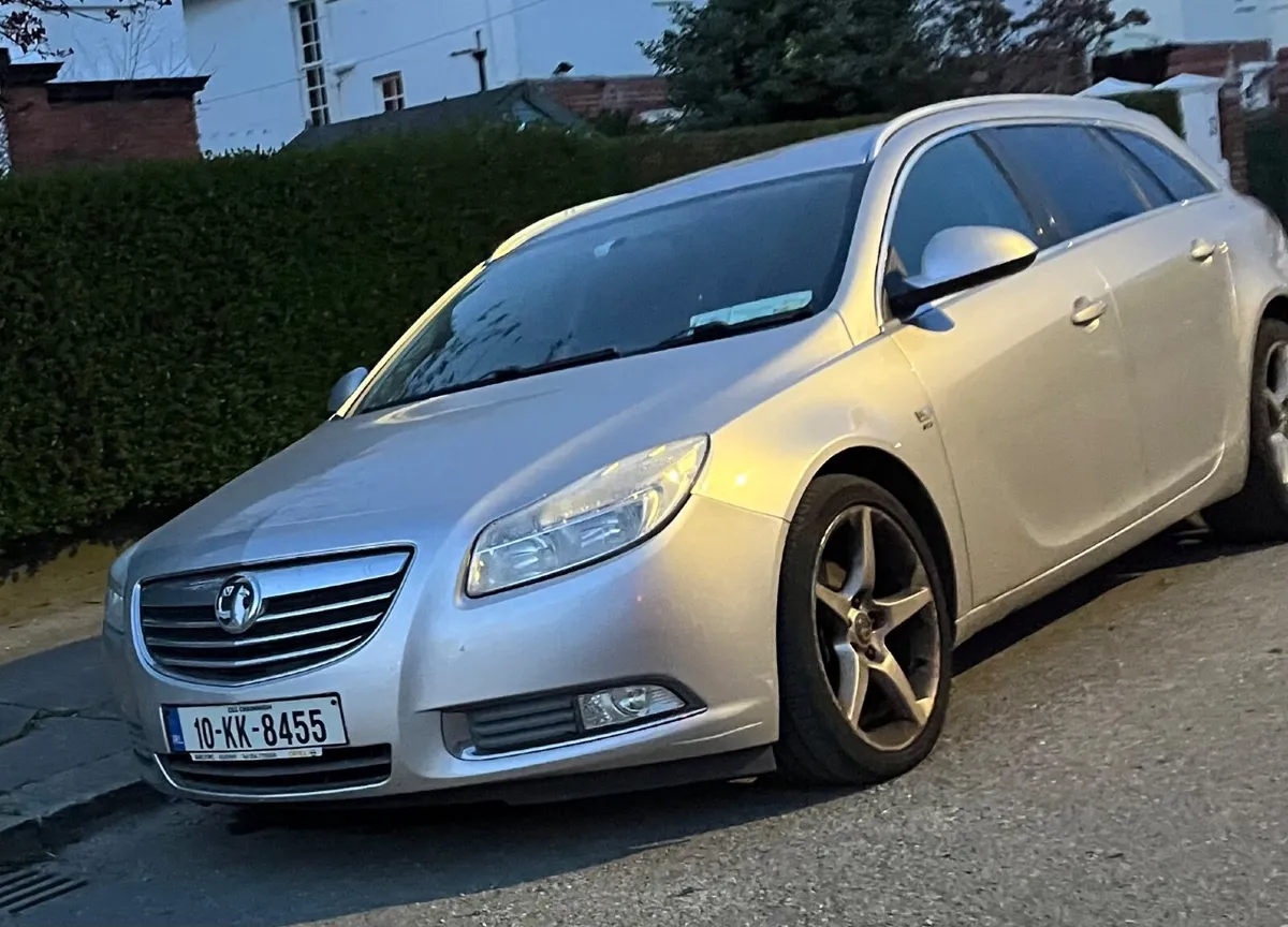 Vauxhall Insignia 2010 - Image 2