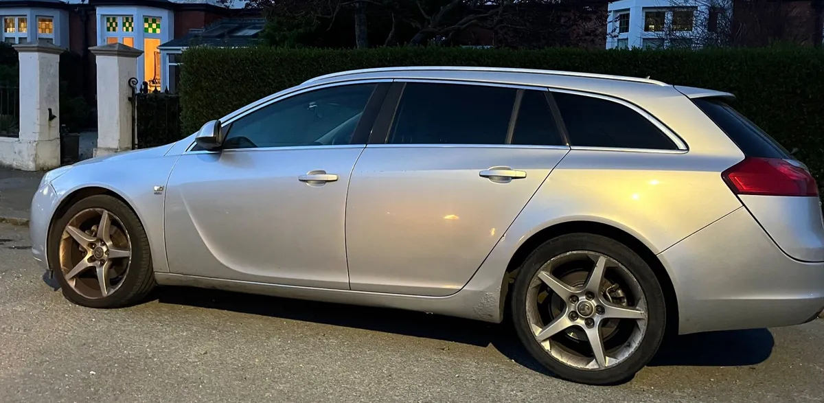 Vauxhall Insignia 2010 - Image 3