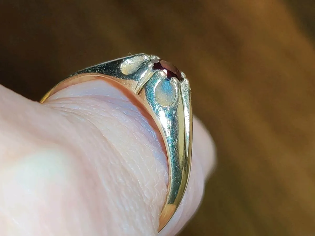 CHUNKY RED GARNET, 9CT Thick Gold Unisex Ring ! - Image 4
