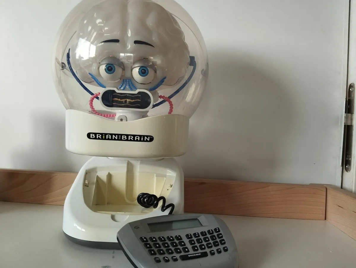 Retro Brian the Brain interactive Toy - Image 3