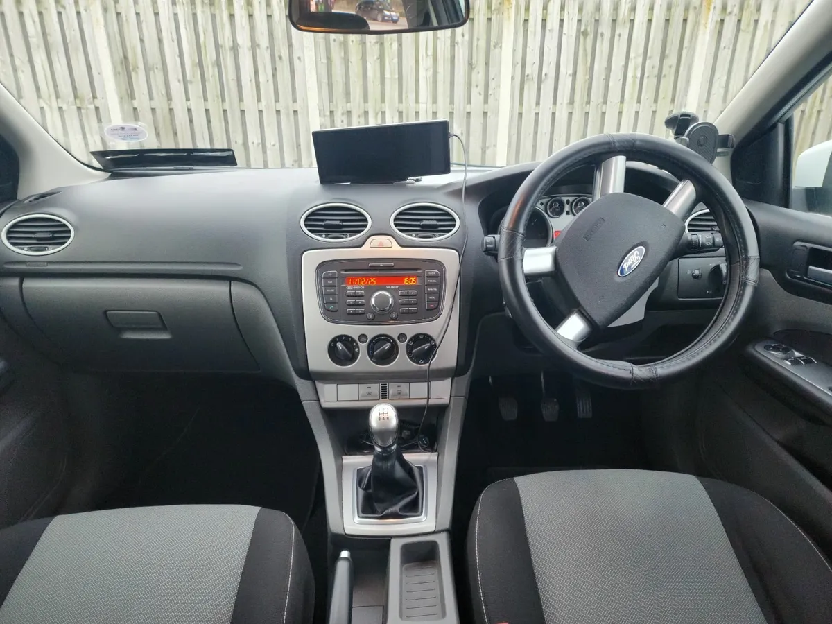 Ford Focus 2011 - Image 4