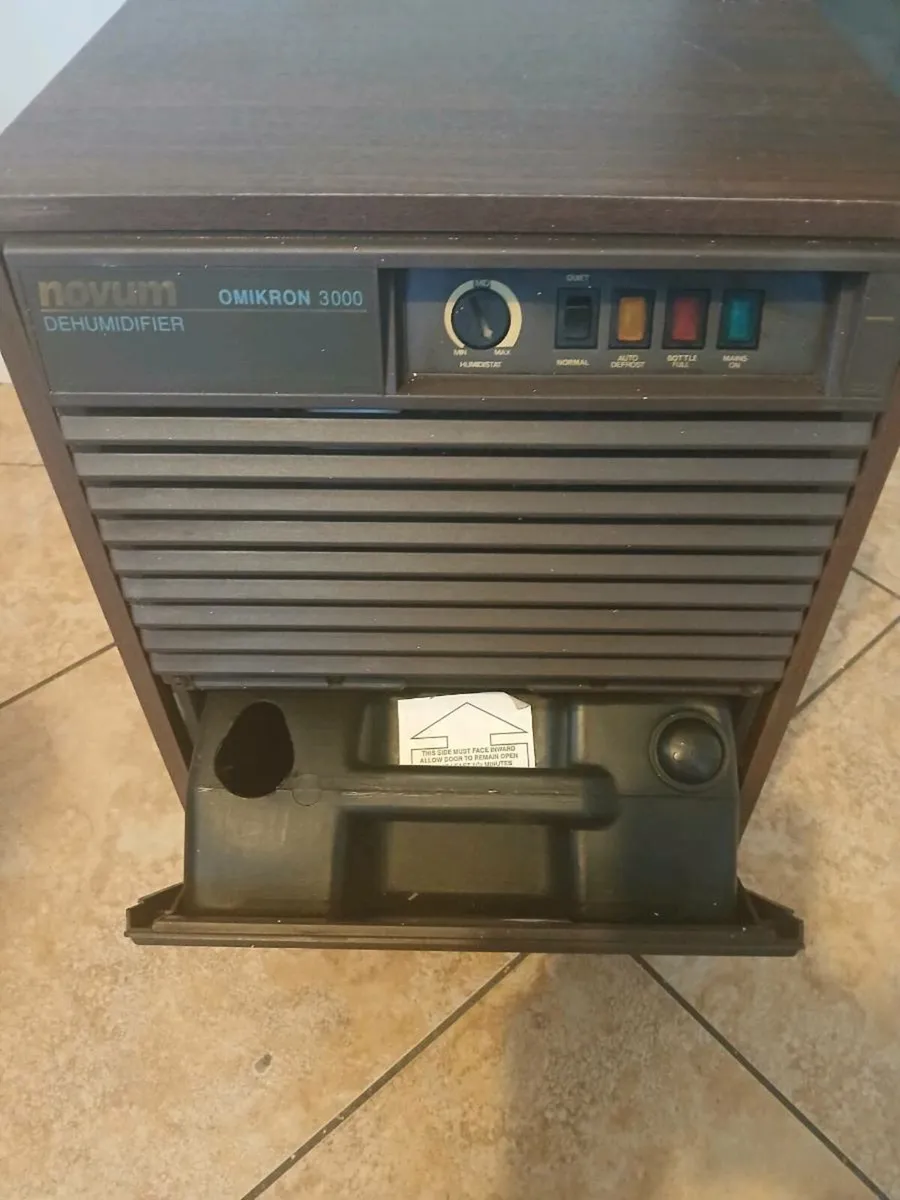 Dehumidifier omlkron 3000 working perfect pm and i - Image 2