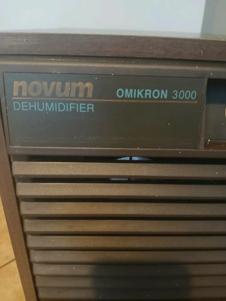 Dehumidifier omlkron 3000 working perfect pm and i - Image 3