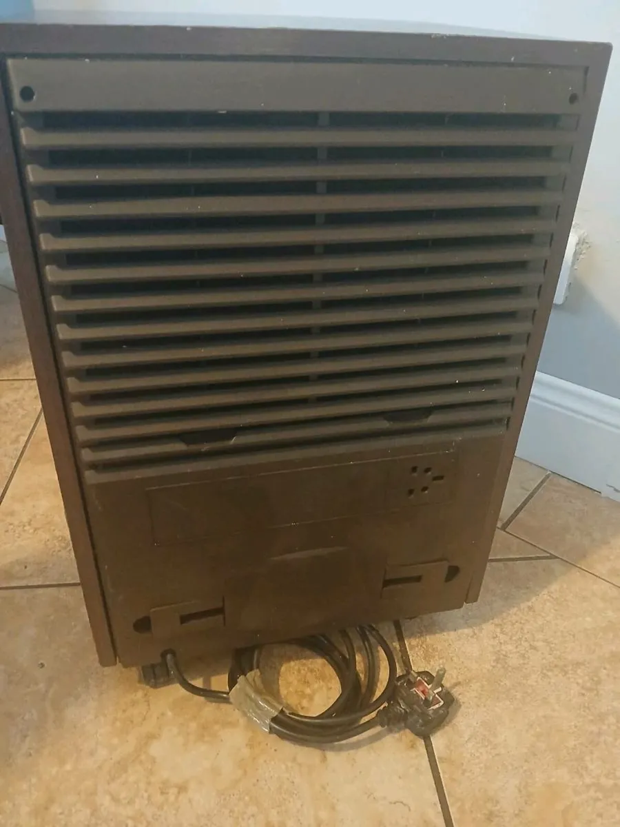 Dehumidifier omlkron 3000 working perfect pm and i - Image 4