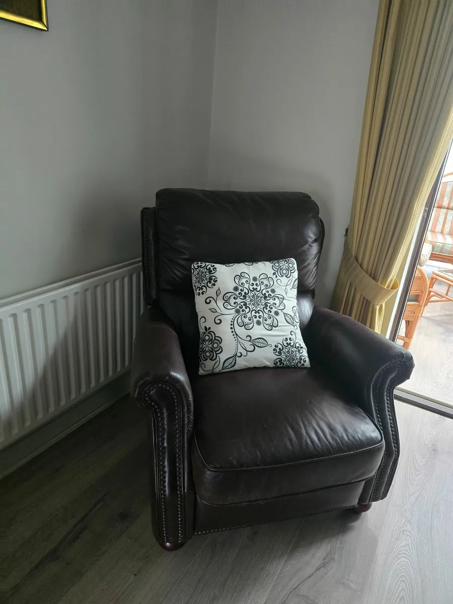 Recliner - Image 2