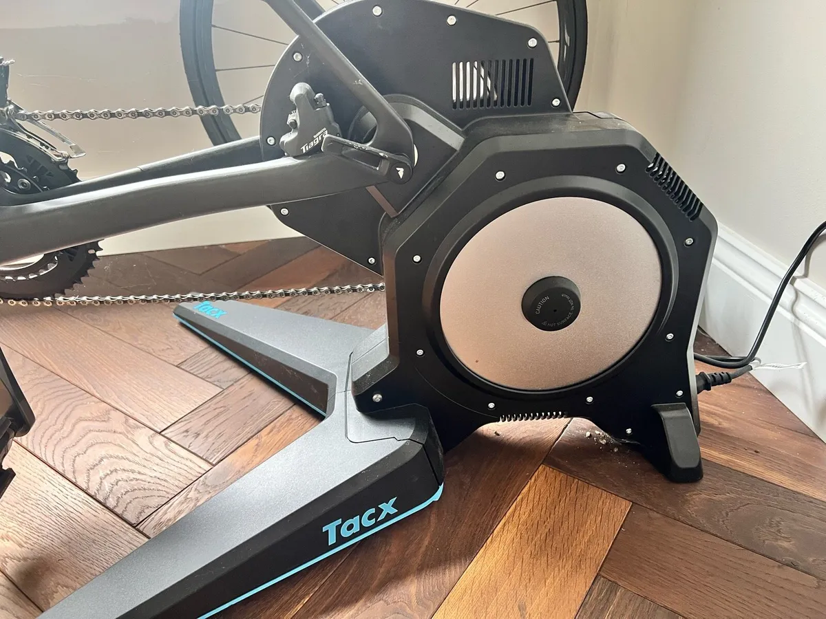 Garmin Tacx Flux 2 Smart Trainer - Image 1
