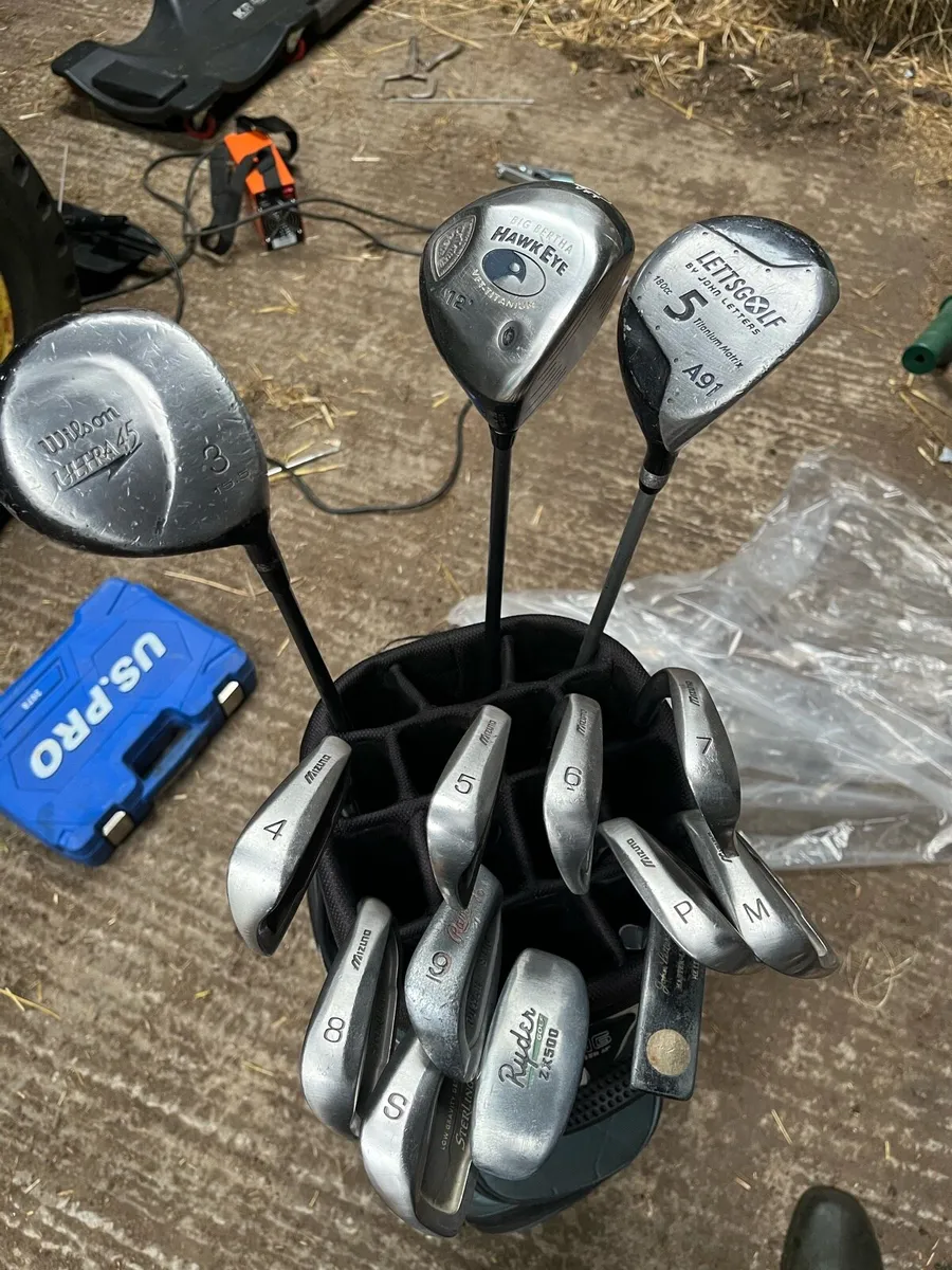 Golf clubs and bag - Image 1