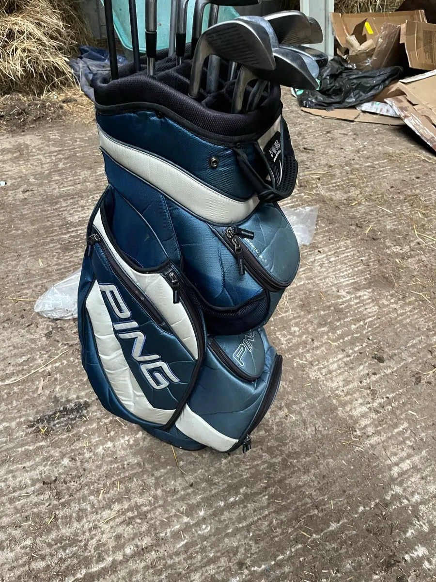 Golf clubs and bag - Image 2