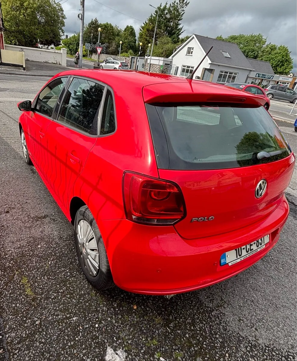 Volkswagen polo 1.2L, 2010 - Image 2