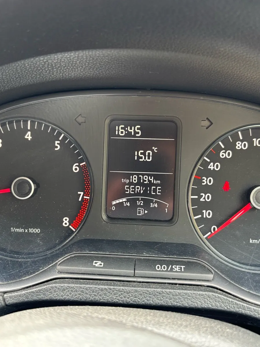 Volkswagen polo 1.2L, 2010 - Image 4