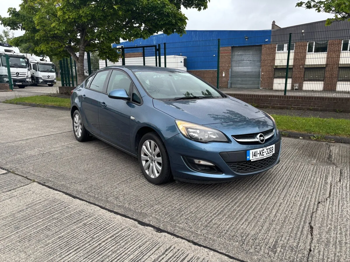 2014 Opel Astra 1.7 Diesel Full service history - Image 1