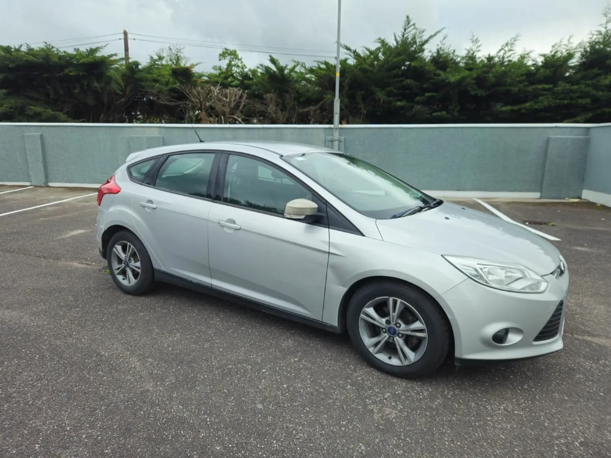 Ford Focus 2014 - Image 2