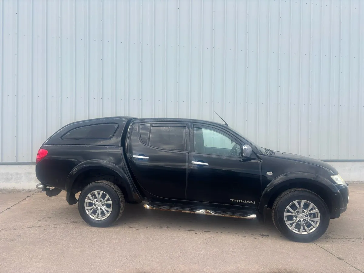 2010 Mitsubishi L200 - Image 4