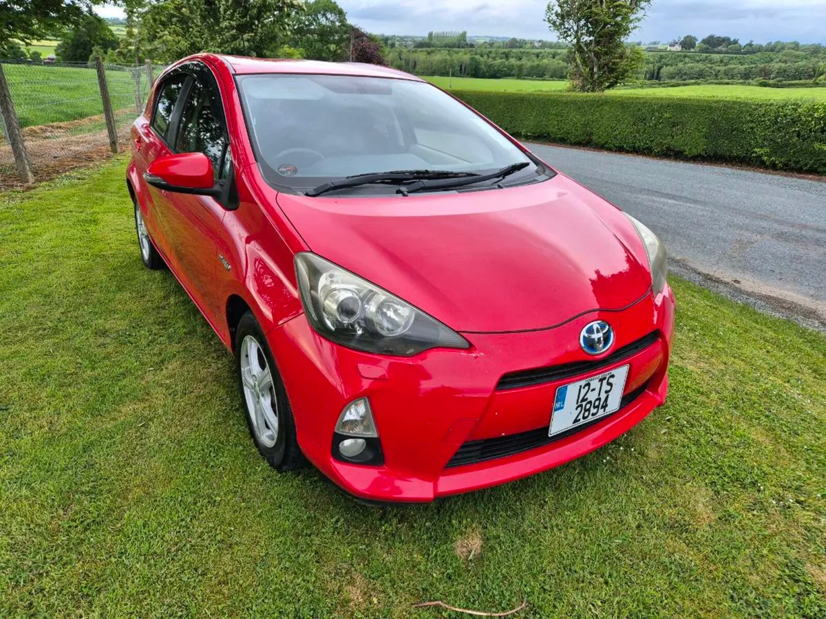 Toyota Aqua (Hybrid) - Image 2