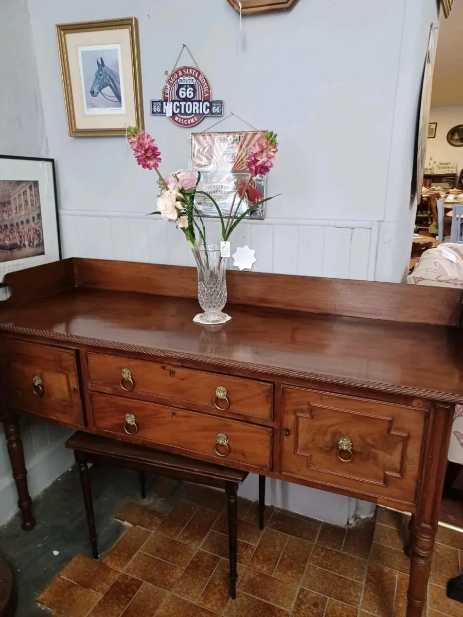 Georgian sideboard - Image 1