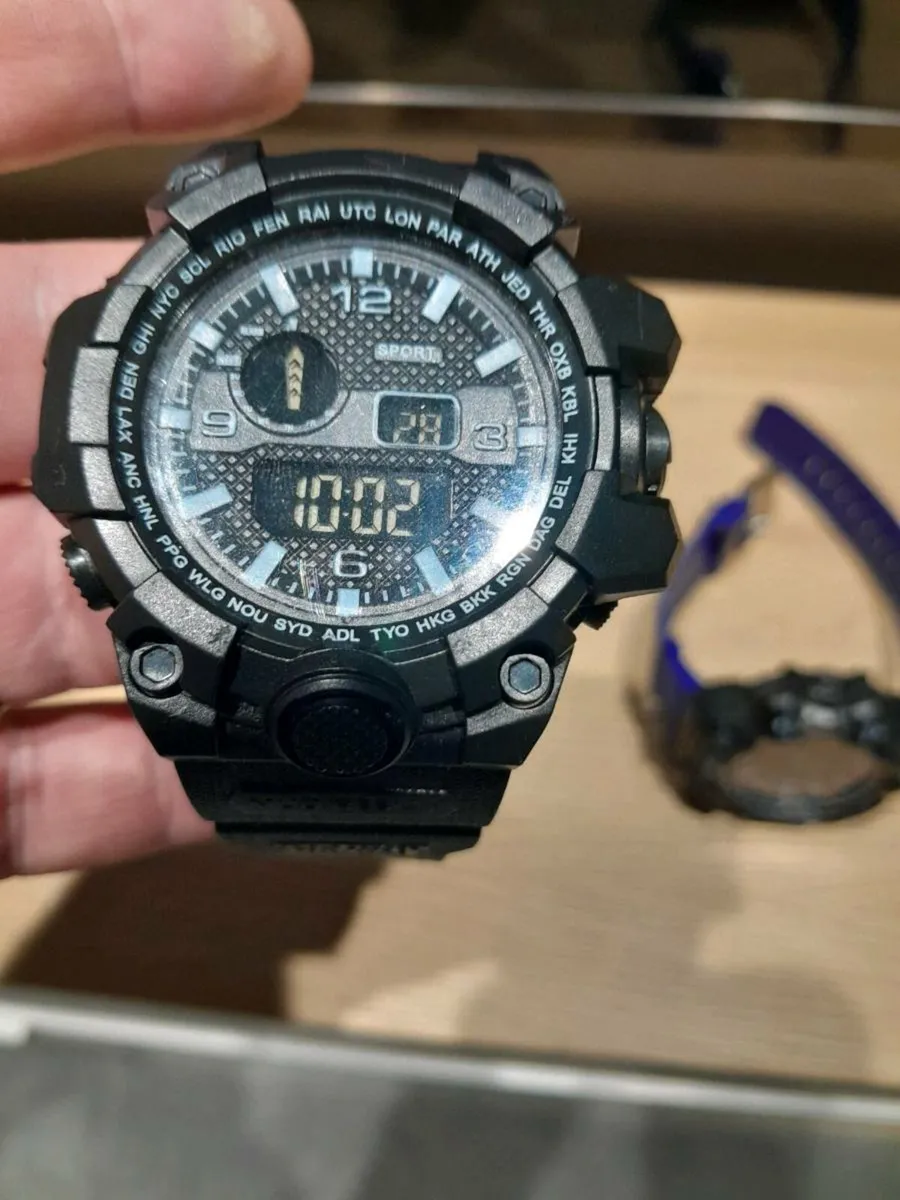 2 sports watches - Image 1