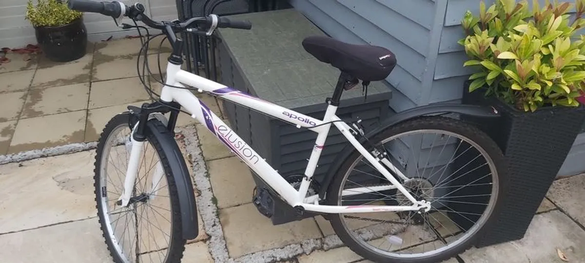 Girls bike. - Image 3