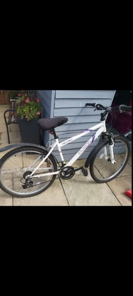 Girls bike. - Image 4