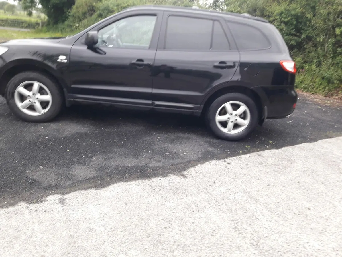 Hyundai Sante Fe 2008 Diesel & Crew cab 4WD - Image 4