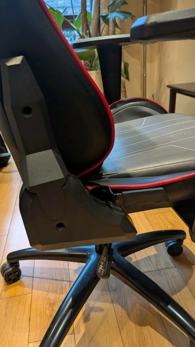 Office/Gaming chair - Image 4