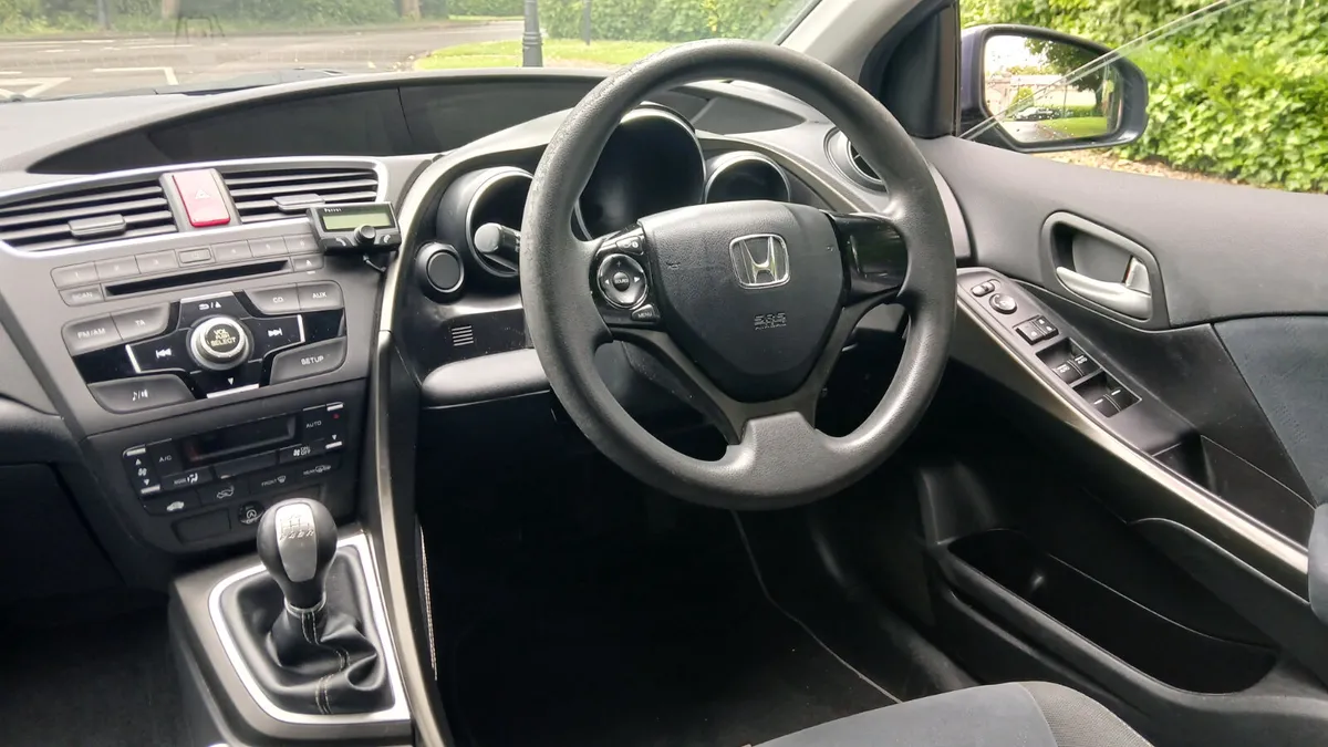 Honda Civic 2014 1.3 DPORT 5dr - PETROL - NCT & TA - Image 4