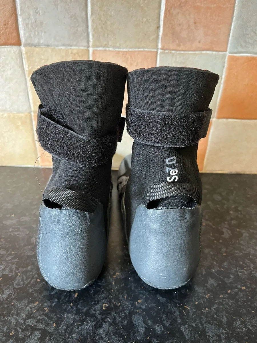 Wetsuit surfing boots, c-skins, 7mm, EU39, UK6 - Image 2
