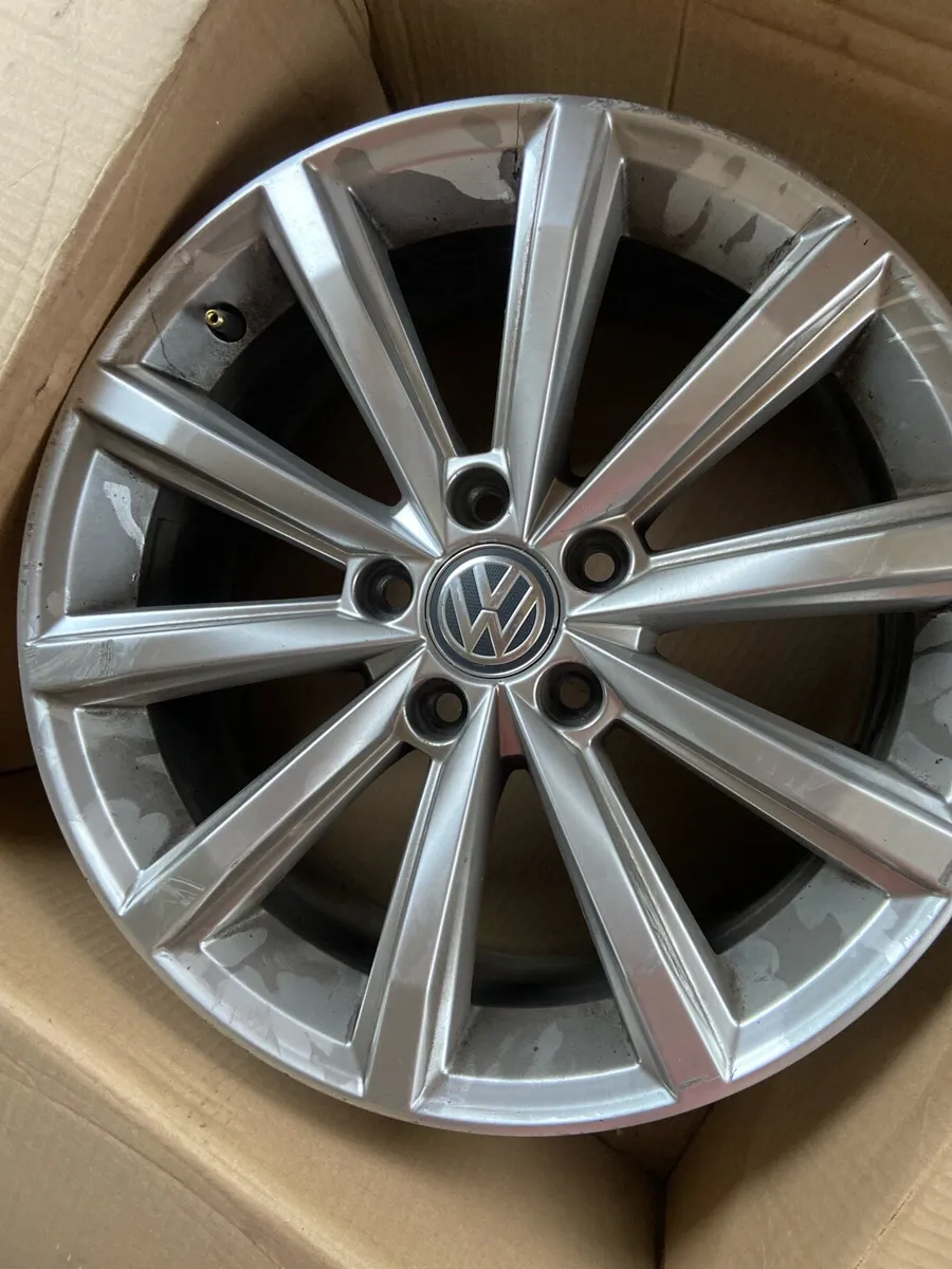 17 inch vw alloys - Image 3