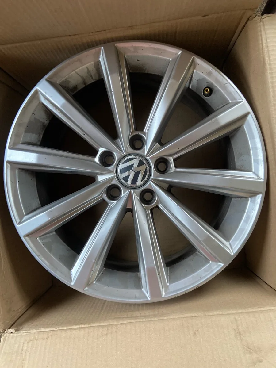 17 inch vw alloys - Image 4
