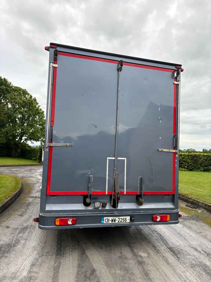 2013 Iveco horse truck - Image 4