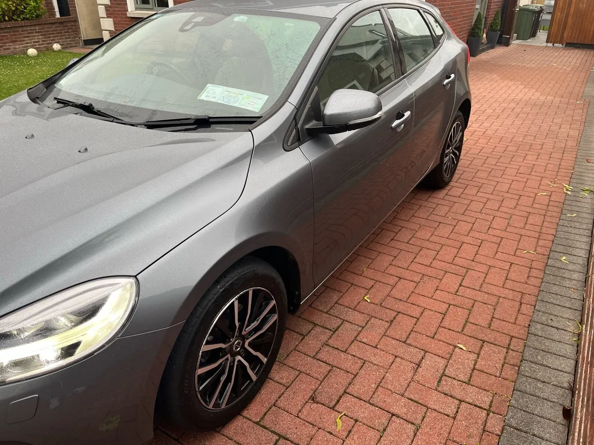 Volvo V40 - Image 3