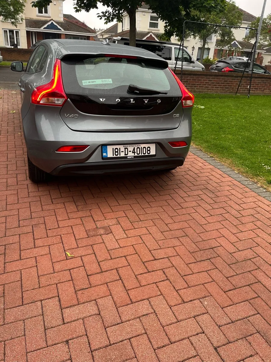 Volvo V40 - Image 4