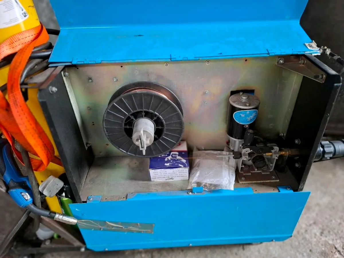 Mig Welder 180A - Image 3