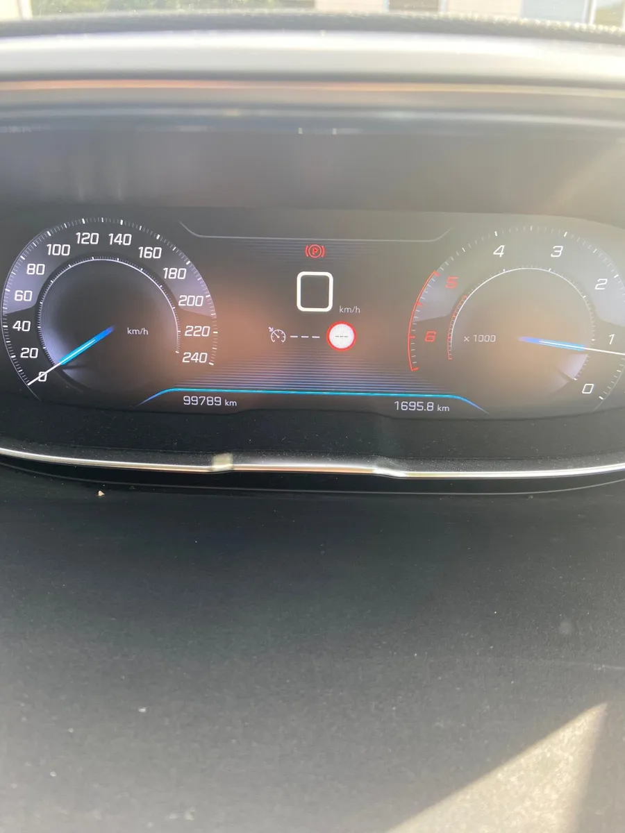 Peugeot 3008 2019 commercial - Image 2