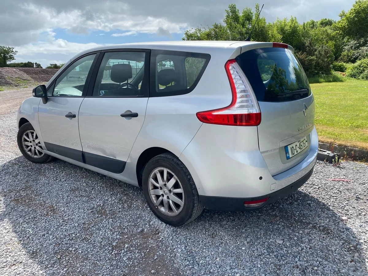 Renault Grand Scenic 1.6 petrol new test - Image 3