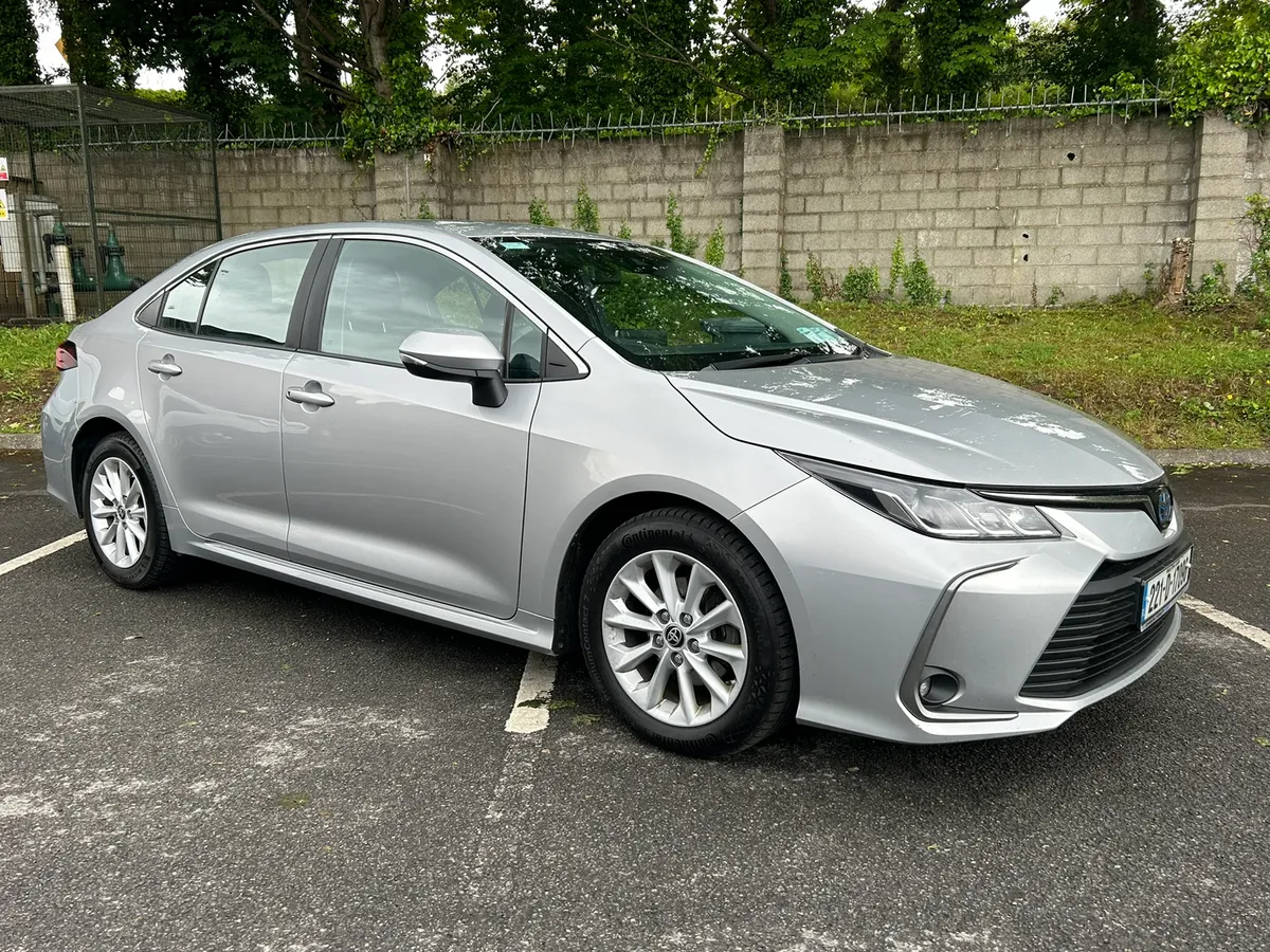 2022 TOYOTA COROLLA LUNA HYBRID AUTO - Image 1
