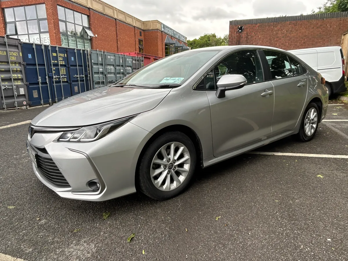 2022 TOYOTA COROLLA LUNA HYBRID AUTO - Image 3