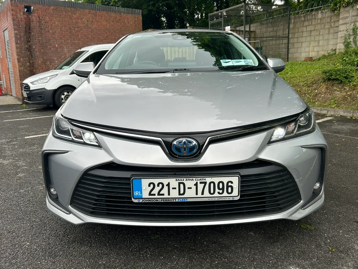 2022 TOYOTA COROLLA LUNA HYBRID AUTO - Image 4