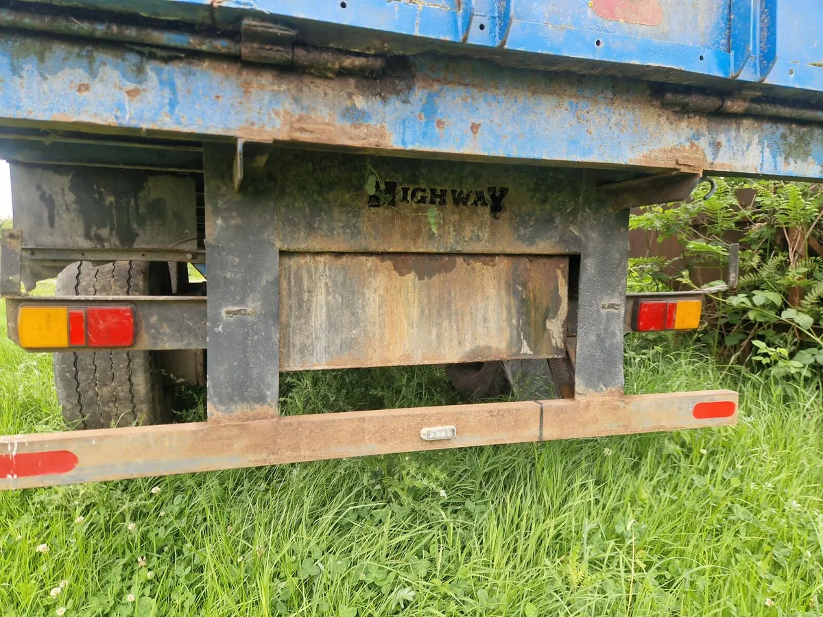 Cattle trailer forsale - Image 2