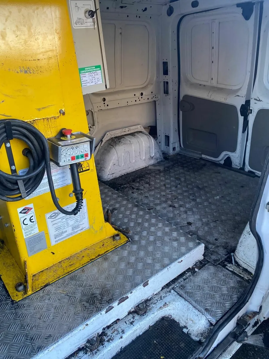 Opel Vivaro 2010 Versalift Cherrypicker - Image 4