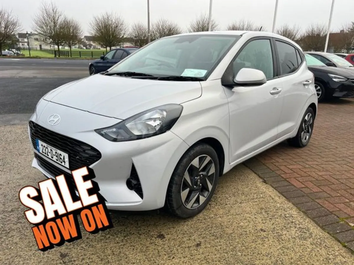 Hyundai i10 Deluxe Plus 5DR - Image 2