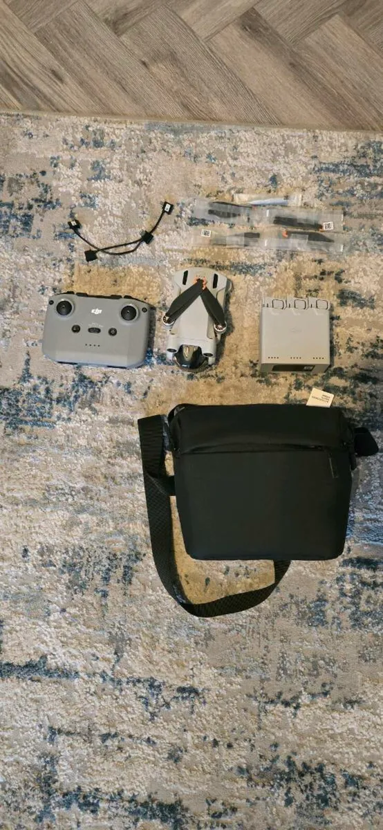 DJI mini 3 pro & fly more combo - Image 1