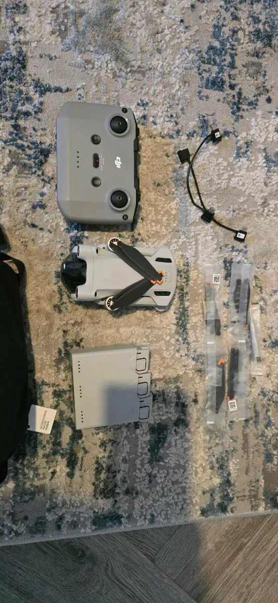 DJI mini 3 pro & fly more combo - Image 3